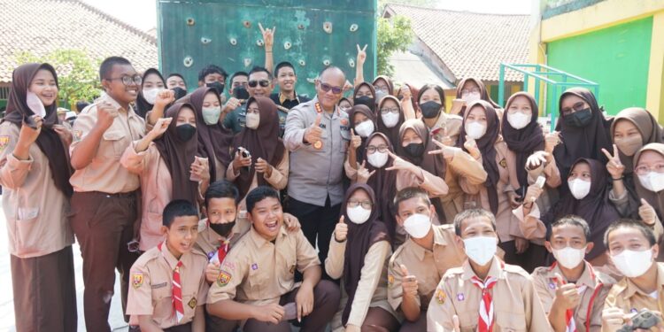 Police and Army Goes To School Sambangi SMAN 1 Cikarang Pusat
