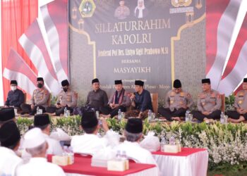 Kapolri Silaturahmi dengan Masyayikh dan Sesepuh Ponpes Al Falah Ploso Kediri