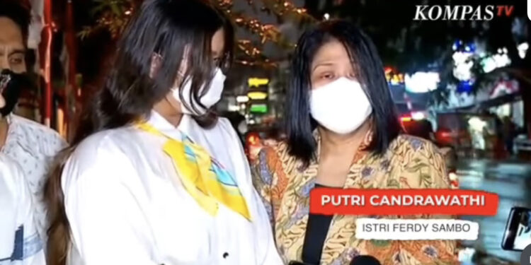 Sambangi Mako Brimob, Putri Candrawathi Didampingi Anak dan Pengacara
