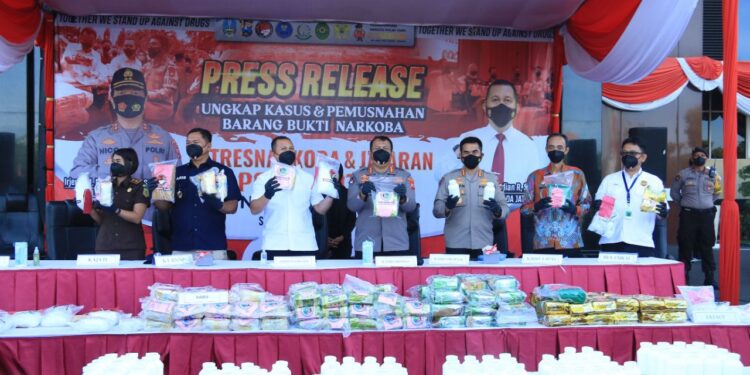 Polda Jatim Musnahkan Narkoba dan Obat Keras Dengan Jumlah Funtastis