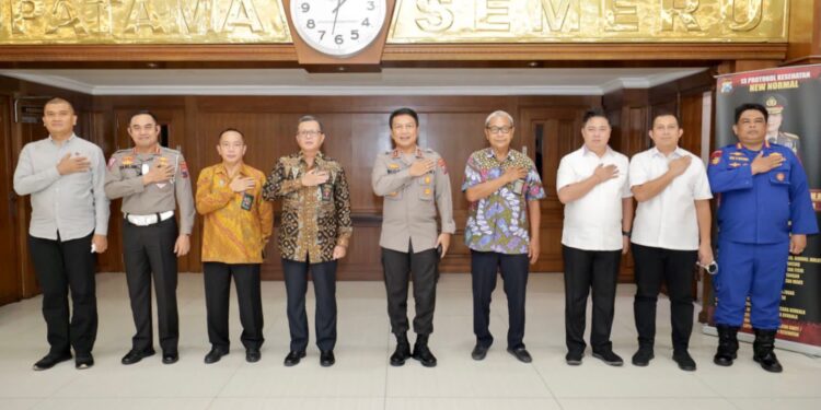 Ketua Pengadilan Tinggi Surabaya Kunjungi Mapolda Jatim