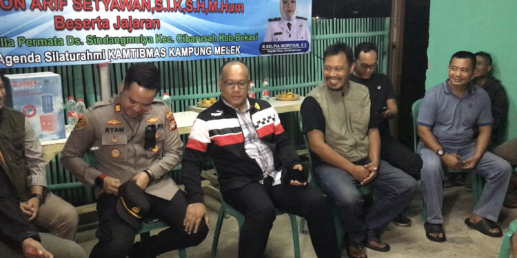 Kapolres Metro Bekasi Sapa Warga Kampung Melek di Cibarusah