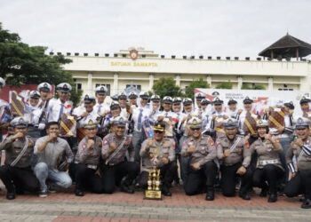 Bantu Tugas Kepolisian, Warga dan Pocil Direward Kapolres Metro Bekasi