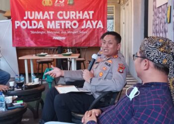 Dekatkan Diri ke Masyarakat, AKBP Danang Setiyo Pimpin Jumat Curhat di Depok