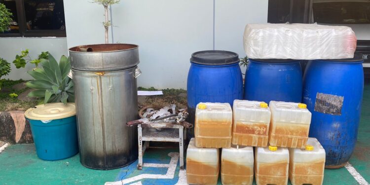 Polsek Pademangan Grebek Rumah yang ‘Disulap’ jadi Pabrik Pembuatan Miras Ciu