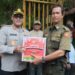 Sambangi RW 10 Sunter Agung , Kapolres Metro Jakut Bagikan Bantuan Kapolda Metro Jaya ke Linmas