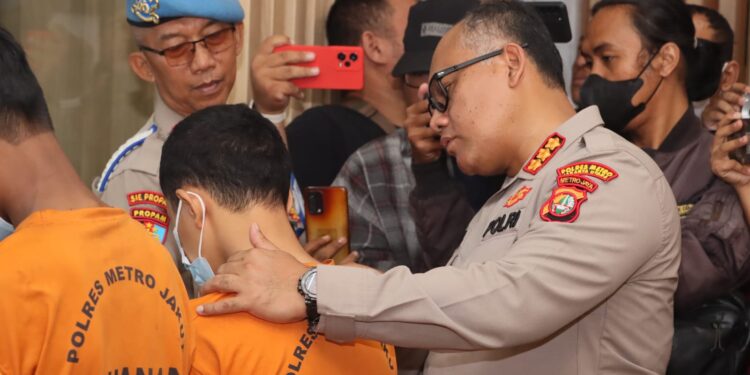 Polsek Metro Penjaringan Tangkap Pelaku Penyiraman Air Keras Pelajar SMP