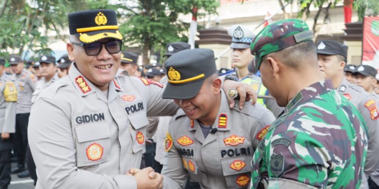 Berprestasi, 82 Anngota Polri & 5 Masyarakat Direward Kapolres Metro Jakarta Utara