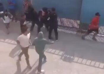 Bentrokan Warga Pecah di Lokasi Bekas Kebakaran Kapuk Muara