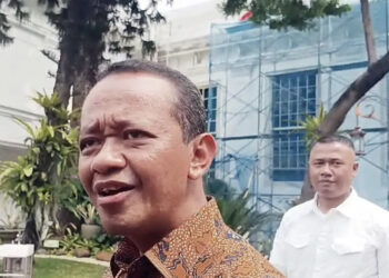 Menteri Bahlil Tepis Kabar Luhut Mundur Dari Kabinet
