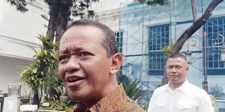 Menteri Bahlil Tepis Kabar Luhut Mundur Dari Kabinet