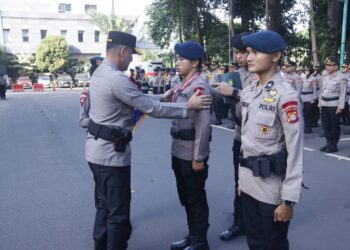 Harumkan Nama Polda Metro Jaya, 2 Anggota Brimobda Diberi Penghargaan