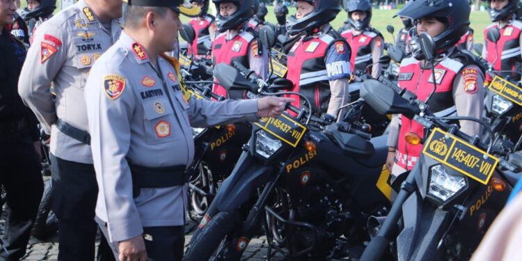 Kapolda & Pangdam Jaya Pimpin Apel Pergeseran Pasukan Pengamanan TPS