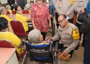 Polres Jakut “Minggu Kasih” di Rumah Lansia Atmabrata Cilincing