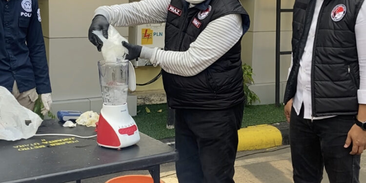 Polres Metro Jakut Blender Barang Bukti Narkoba Bernilai Miliaran Rupiah