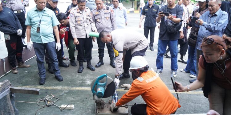 Polsek Koja Musnahkan Ratusan Knalpot Brong