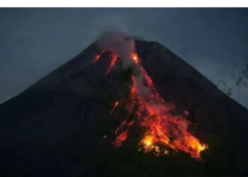 Gunung Merapi Muntahkan Lava Sebanyak 15 Kali dengan Jangkauan 1,8 KM