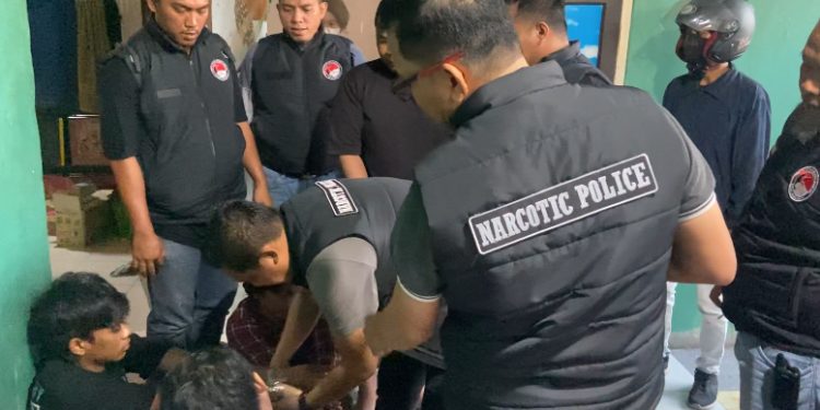 200 Personel Polres Jakut ‘Obok-obok’ Kampung Muara Bahari
