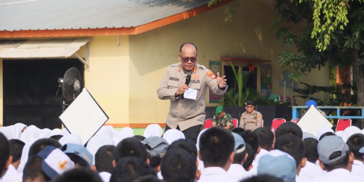 Polres Jakut bersama Forkopimko ‘Smart & Fun’ di SMKN 56