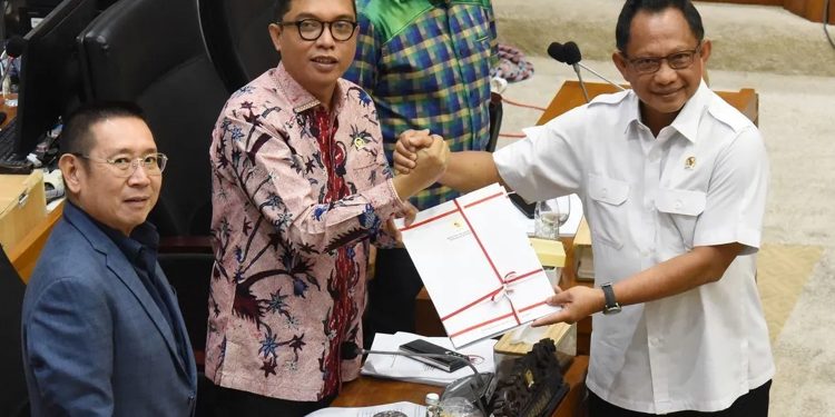 Baleg DPR Batalkan Bahas RUU TNI-Polri