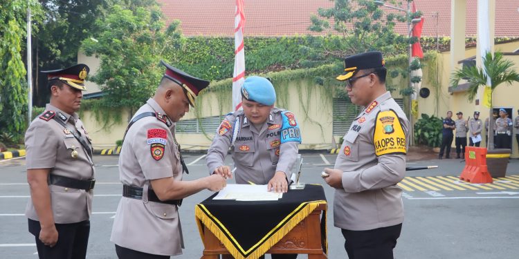 Kapolres Jakut Pimpin Sertijab Kasat Binmas Hingga Polsek Koja