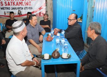 Ngopi Kamtibmas di Penjaringan, Kapolres Ajak Warga Jaga Kekompakan
