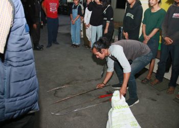 Amankan Belasan Remaja Nongkrong, Polisi Sita Senjata Tajam dan Gerinda