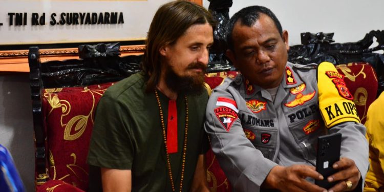 Pilot Susi Air Bebas dari KKB, Berikut Upaya yang Ditempuh Aparat