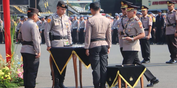 Kapolda Metro Jaya Pimpin Sertijab Dirsamapta, Kabid TIK dan Kapolres Jakut