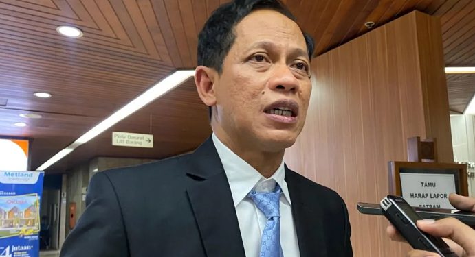 Menteri LH akan Evaluasi Wacana Penghentian Impor Sampah