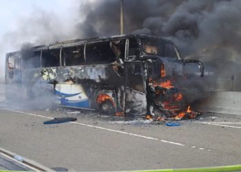 Bus Pariwisata Hangus Terbakar di Tol Becakayu