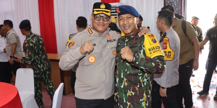 HUT Brimob ke-79, Kapolrestabes Medan Berikan Surprise Kue Ulang Tahun