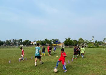 Gelar Latihan Sepak Bola, SSB Cikandang Gali Potensi Tim di Usia Dini
