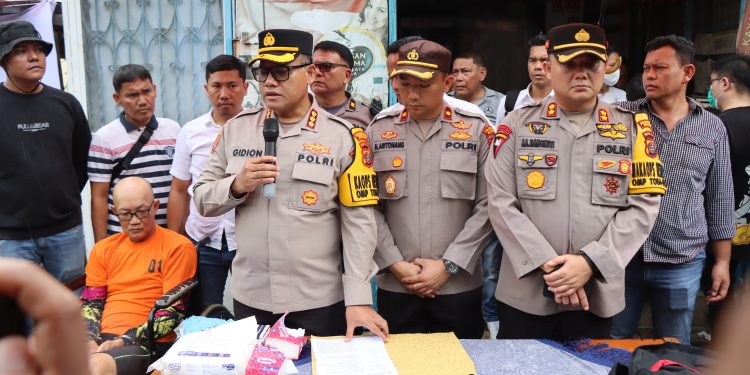 Pembunuh Ibu Kos di Medan Ditangkap, Dua Kaki Ditembak Polisi