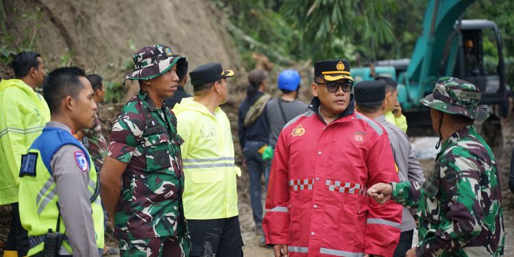 Proses Pembersihan Longsor di Sibolangit Dipercepat