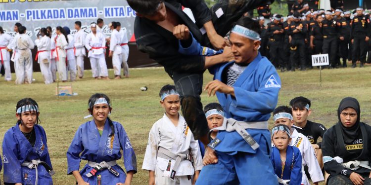 Kapolrestabes Medan Ajak Ratusan ‘Pendekar’ Bersatu Lawan Kejahatan