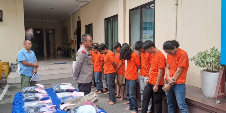 Tawuran Hingga Bakar Motor, 13 Mahasiswa Jadi Tersangka