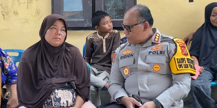 Sampaikan Belasungkawa, Kapolrestabes Medan Kunjungi Kediaman Keluarga BS