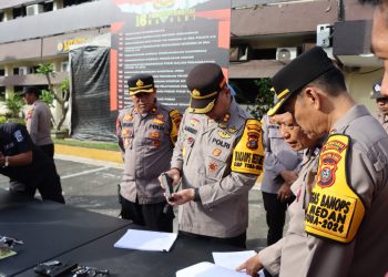 Pastikan Anggota Tak Langgar Gunakan Senpi, Wakapolres Medan Lakukan Pengecekan
