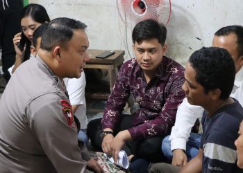 Sambangi Rumah Duka, Wakapolrestabes Medan Beri Semangat Keluarga Korban Penikaman Anak