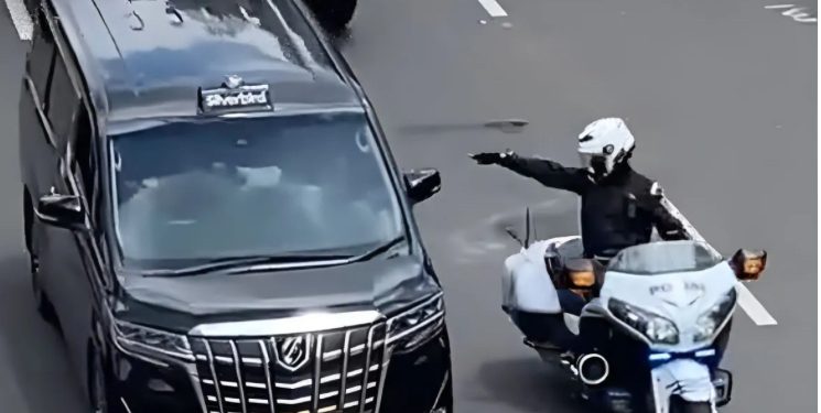 Korlantas Cek Soal Patwal Mobil RI 36 yang Tunjuk Sopir Taksi