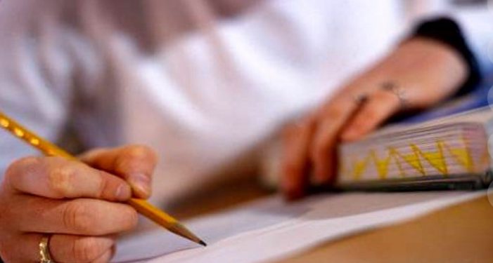 Guru Hukum Siswa SD Duduk di Lantai Dapat Sanksi