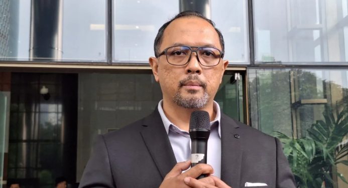 KPK Sita Dokumen & Barang Bukti Elektronik dari Rumah Djan Faridz