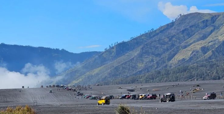 Hindari Antrean Panjang, TNBTS: Beli Tiket Online!