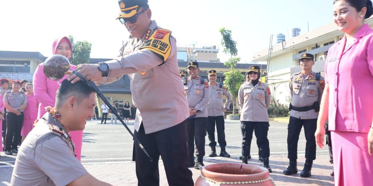 Polrestabes Medan Gelar Upacara Kenaikan Pangkat & Purnabakti