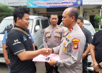 Polsek Bekasi Selatan Serahkan Dua Unit Mobil Hasil Kejahatan kepada Pemiliknya