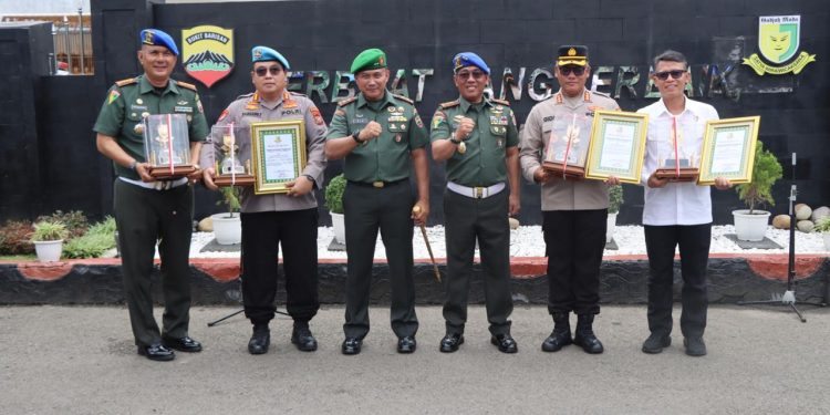 Sinergi Berantas Narkoba, Kapolrestabes Medan Direward Komandan Puspomad