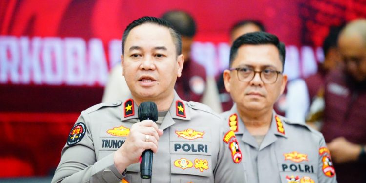 Kapolri Beri Kenaikan Pangkat Luar Biasa Anumerta kepada Bharatu Mardi Hadji