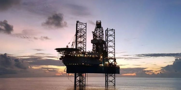 7 WNI Diduga Mencuri di Anjungan Minyak Terengganu