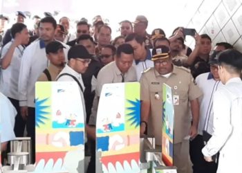 Bang Doel Agendakan Naik Angkot Seminggu Sekali